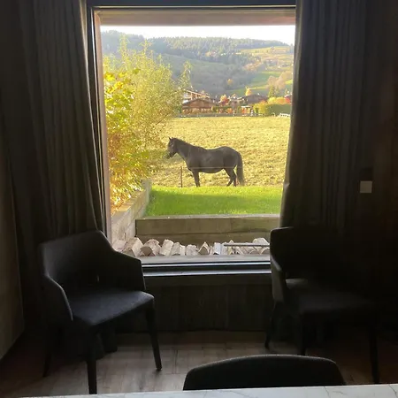 Esquinade 4 Bedrooms Appartement *