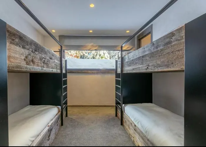 Esquinade 4 Bedrooms *