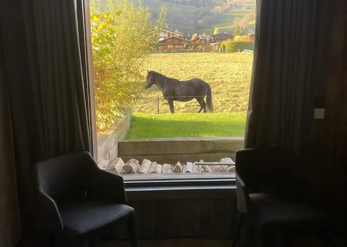 Esquinade 4 Bedrooms Appartement *