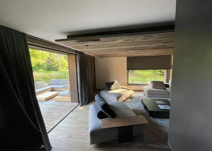 Esquinade 4 Bedrooms Appartement *